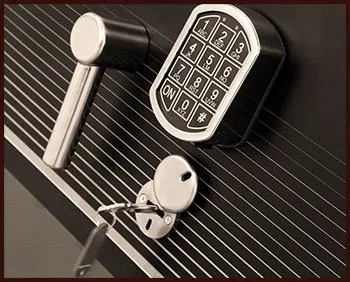 Lutherville Timonium Locksmiths Lutherville Timonium, MD 410-246-6592 Lutherville Timonium Locksmiths Lutherville Timonium, MD 410-246-6592 - 10-60-comm-lock